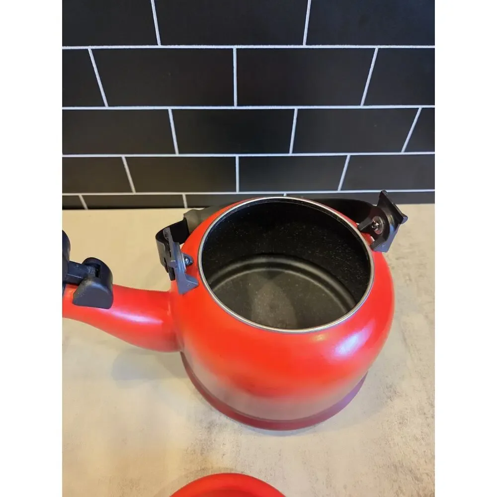 Le Creuset Traditional Stove Top Tea Kettle Pot 1.25 Qtz. Ombre Crimson Red GUC